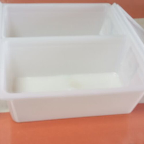 Storage containers like new, 2 large rectangular 29x16