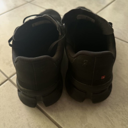 On Cloudmonster Void 44 athletic shoes used, black
