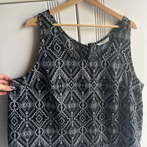 H&M mama sleeveless top like new, black, size XL