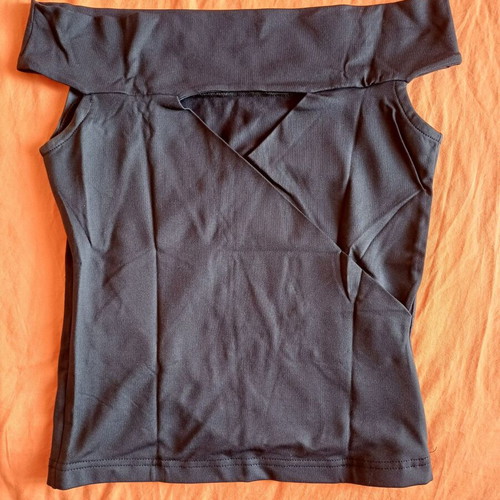 Elastic top with cut-out size small, like new, black