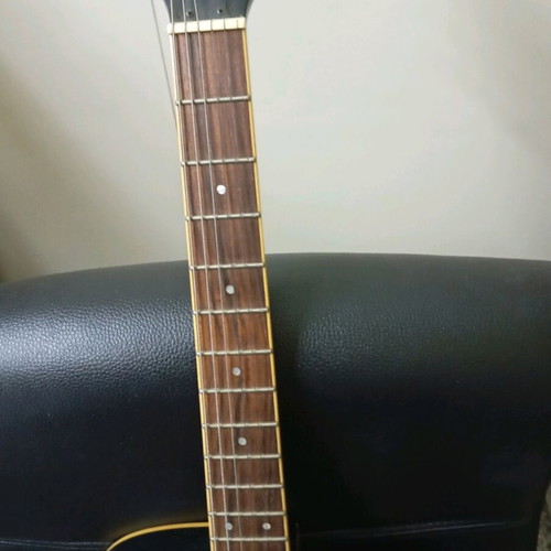 Yamaha electro-acoustic guitar like new
