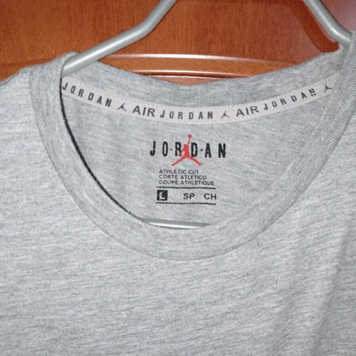 Jordan teen t-shirt like new, grey, size L