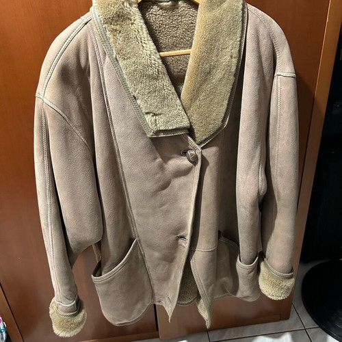 Women's mouton coat 100% genuine leather like new, beige, size L