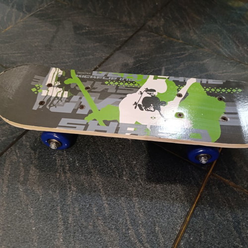 Mini skateboard like new