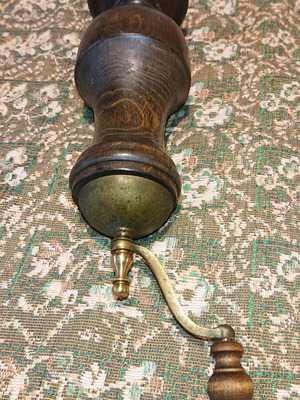 Μεγάλος vintage μύλος πιπεριού με αυθεντικό ιαπωνικό μηχανισμό