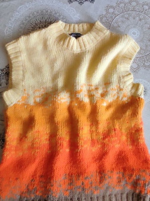 Primark sleeveless sweater M like new, multicolor