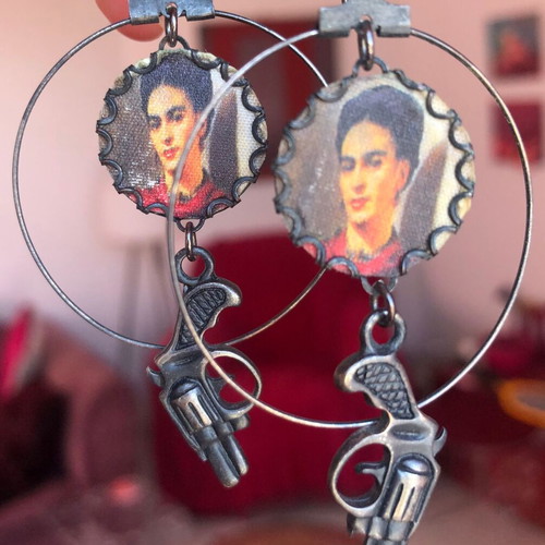 B612 handmade Frida Kahlo earrings used, multicolored