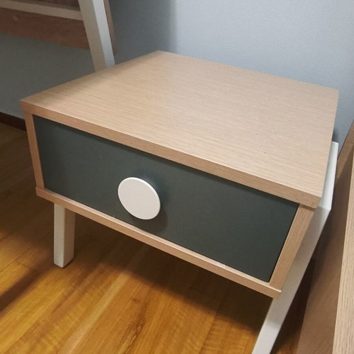 Children's bed and nightstand like new, melamine, 90x190 cm mattress