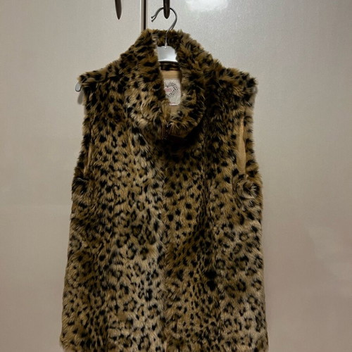 Animal print vest like new, size XS, black and brown