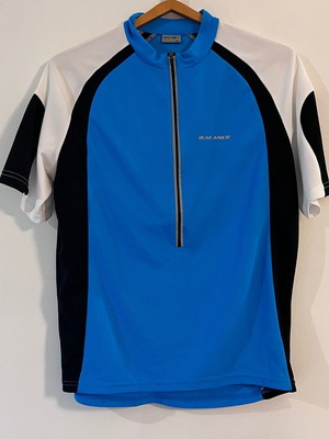 Balance cycling jersey like new with two back pockets