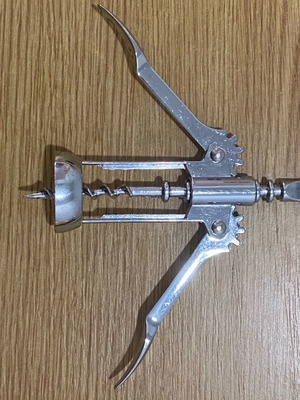 Corkscrew opener new