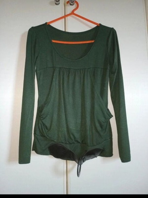Green blouse with long sleeves and belt, like new, size S or M