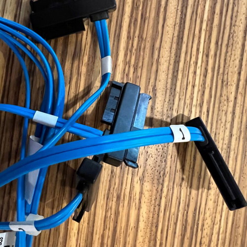 Serial ATA SAS X4-4 Cable Assembly 451375-001 like new