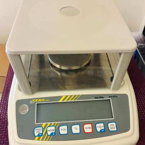Kern PFB 200-3 Precision Laboratory Balance 200 g like new