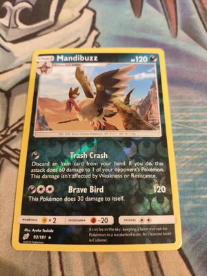 Mandibuzz 93/181 Reverse Holo Pokemon card like new, Team Up