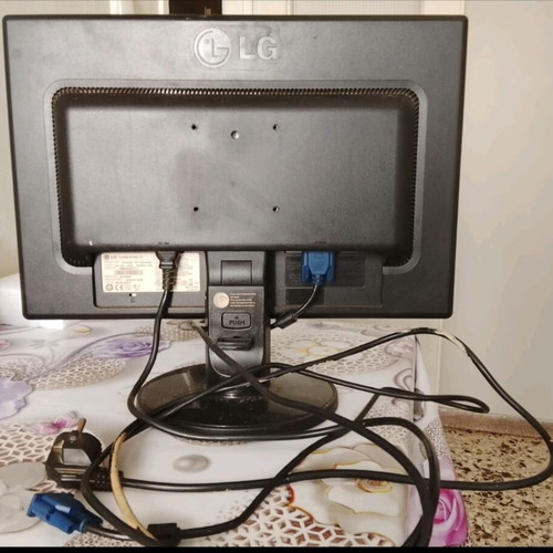 LG 21" computer monitor used