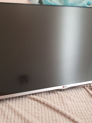 LG Smart Full HD 42-Inch TV used with 3D function