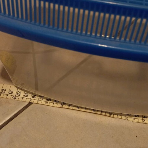Mini Aquarium like new, 20x12 cm with removable lid and handle