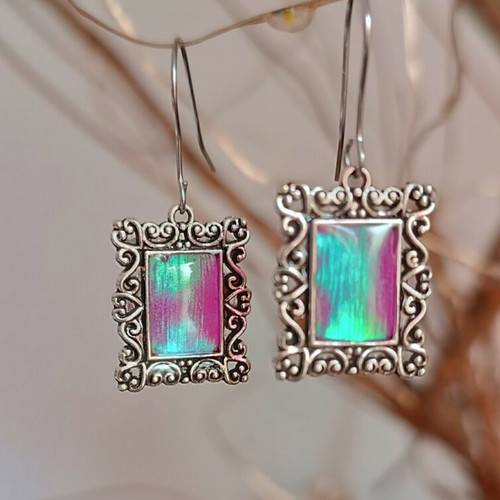 Earrings handmade from scratch with iridescent purple-turquoise cadrakia, silver hooks