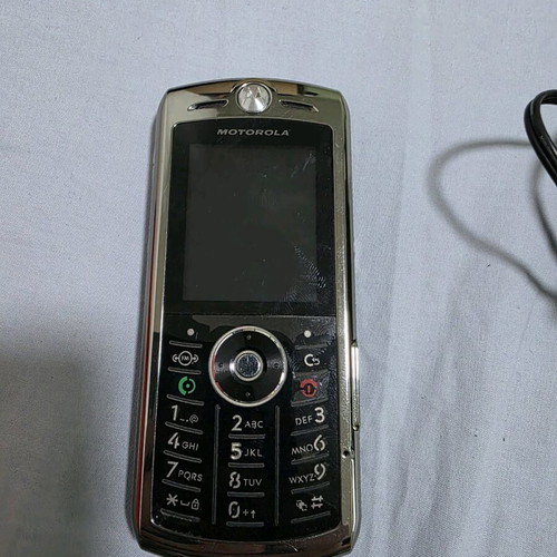 Motorola L9 used black mobile phone with charger
