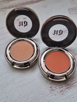 Urban de can eyeshadows new, 2 pieces