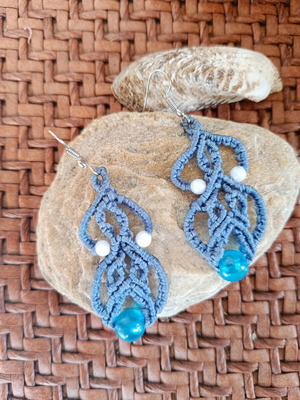 Handmade macrame earrings new, light blue with beads