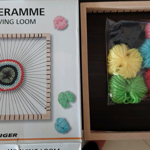 Square weaving loom like new