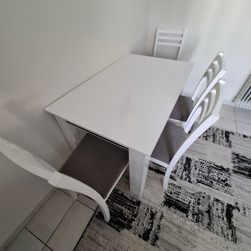 Kitchen table white-gray with 4 chairs set like new