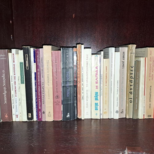 Foreign literature books used, pack of 50