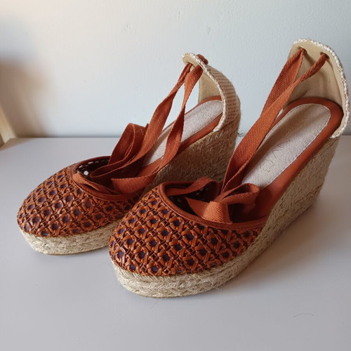 Envie platform espadrilles size 39 like new, tan color