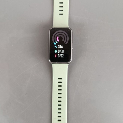 Huawei Watch Fit mint color with charger like new