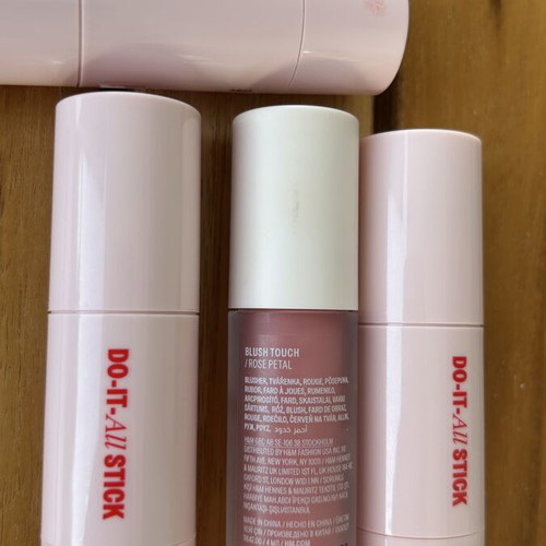 H&M Do It All Stick Rouge and Liquid Blush set like new, 4 pieces