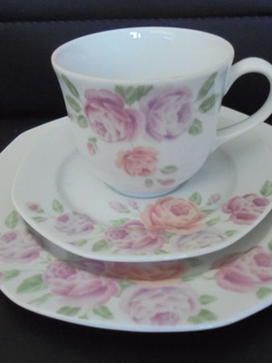 Porcelain cup set with two saucers used, vintage Bavaria Germany