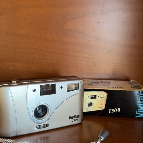 Vivitar T500 35mm Film Camera used with Built-in Flash