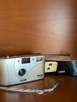 Vivitar T500 35mm Film Camera used with Built-in Flash