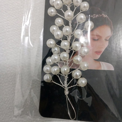 Elegant tiara new, white