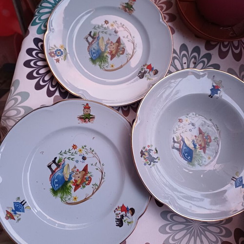 Children's porcelain set from England like new