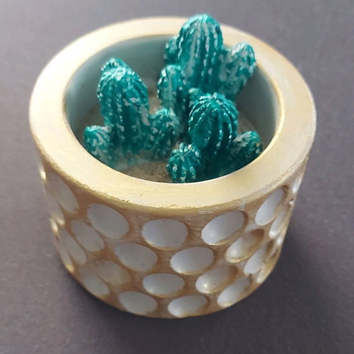 Decorative flowerpot with gypsum cacti new