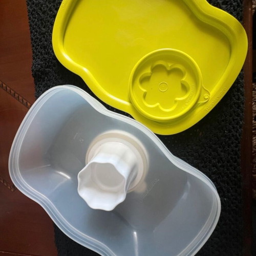 Tupperware jelly mold like new