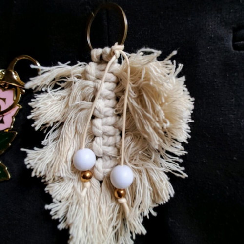 Macrame keychain white new