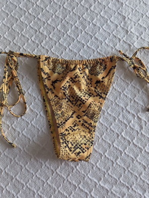 Swimwear bottom like new, size M, black and yellow