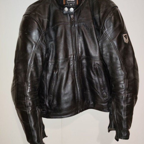 Dainese motorcycle leather jacket size 46 with protectors