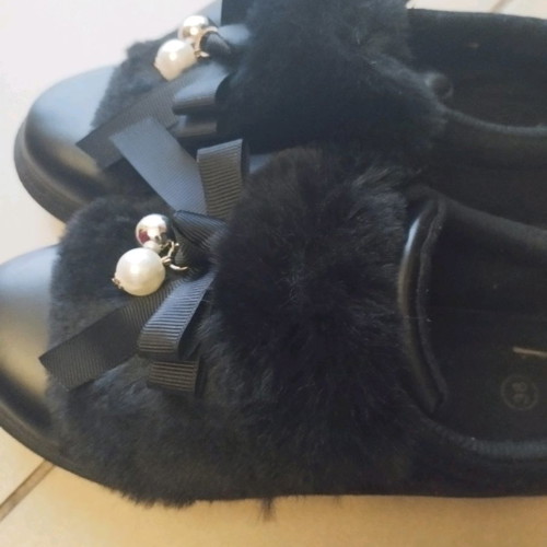 Sneakers used, size 38, black with unique design
