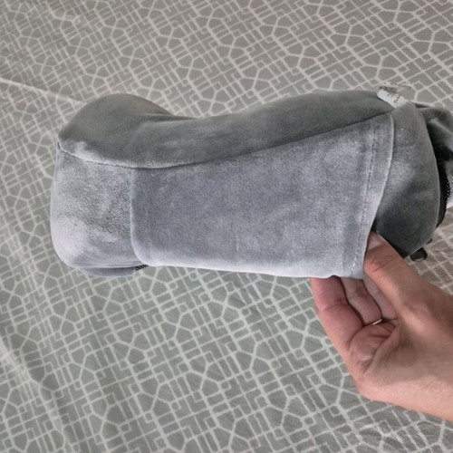 Travel neck pillow like new with foam and removable cover