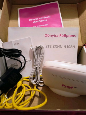 ZTE ZXHN H108N router used from hol