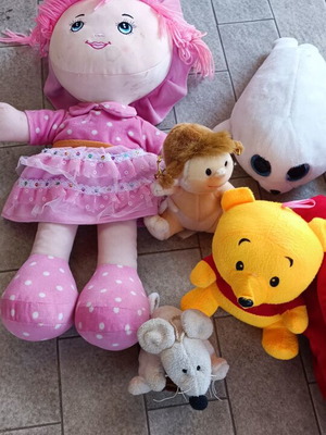 Lot of 7 assorted plush toys, bundle