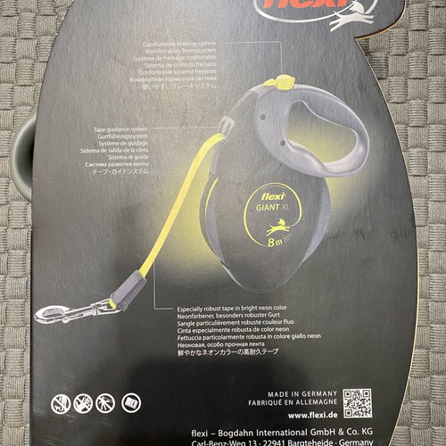 Flexi Giant XL 8m retractable dog leash new for dogs over 50kg