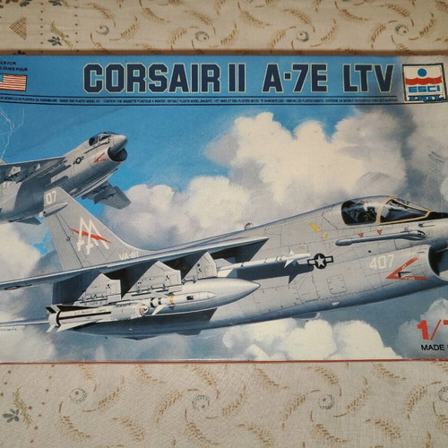 Esci Ertl Corsair II A-7E LTV fighter plane model kit used