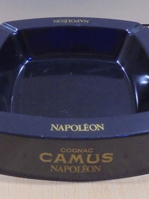 Camus Napoleon κονιάκ διαφημιστικό πλαστικό τασάκι σαν καινούργιο