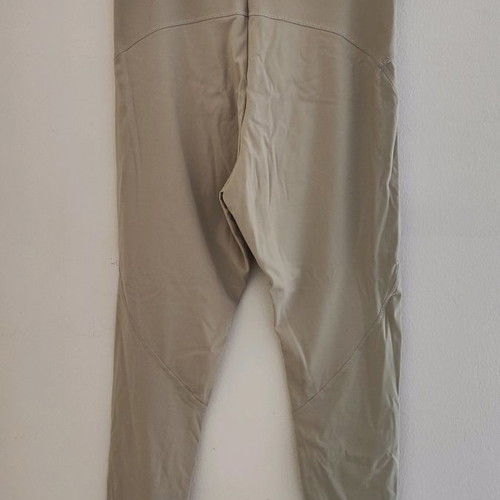 Set of 5 leggings like new, various sizes and designs